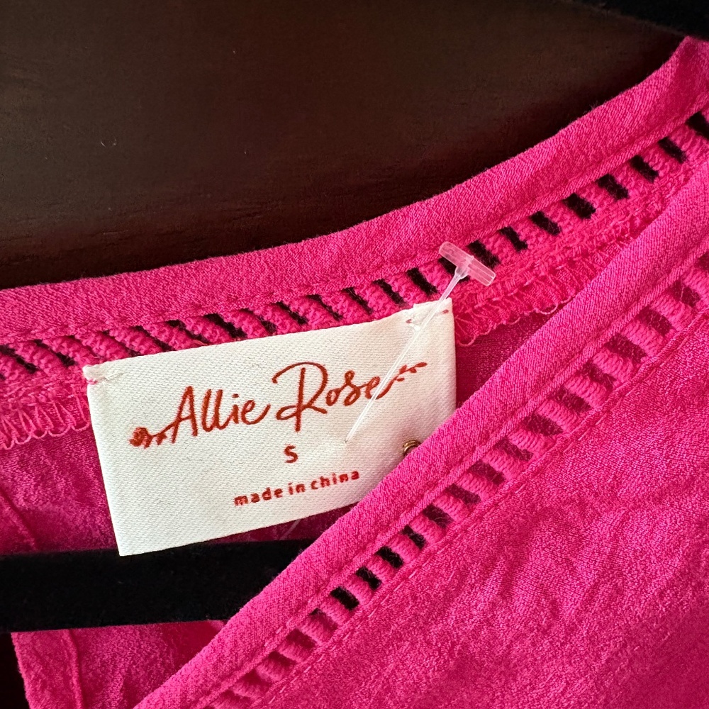 Allie Rose Size Small Hot Pink Linen Blend Short Sleeve Top